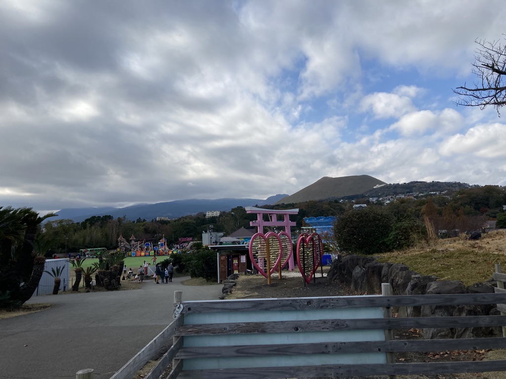 伊豆ぐらんぱる公園 子供から大人まで楽しめる 無料エリアまとめ なないろのジンベエザメ